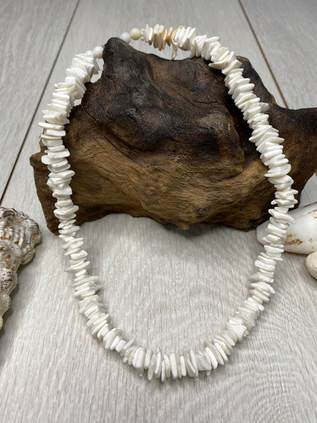 White Hawaiian Chipped Puka Shell/Suffer Shell Choker Necklace 18